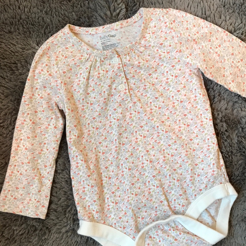 BabyGap long sleeve floral tee